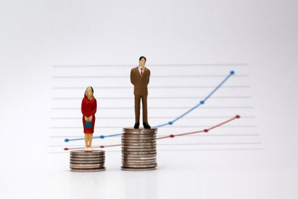 Stipendi, le donne nei cda guadagnano il 70% in meno dei colleghi maschi